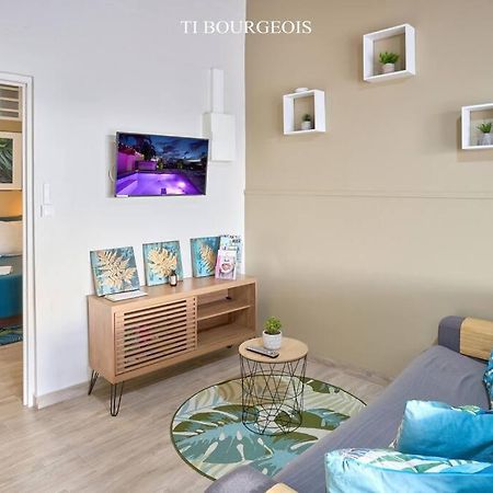 Апартаменты Le Ti Bourgeois Riviere-Salee Экстерьер фото